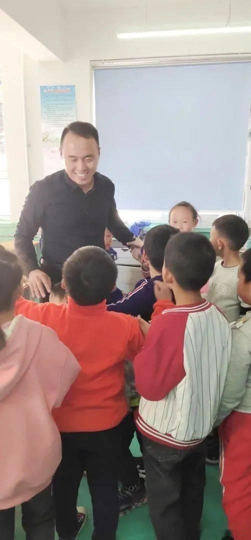 瓜坡幼儿园尹老师,用爱心浇灌幼儿成长之路